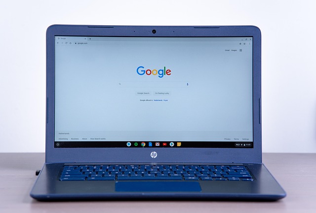Infographic showing advanced Chromebook copy-paste tips: using Search+V, pasting plain text, and clipboard history management