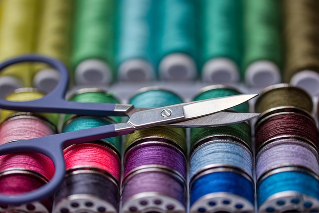 Infographic comparing DIY DNX mode fixes vs. professional repair services pros and cons