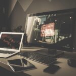 triple monitor workstation